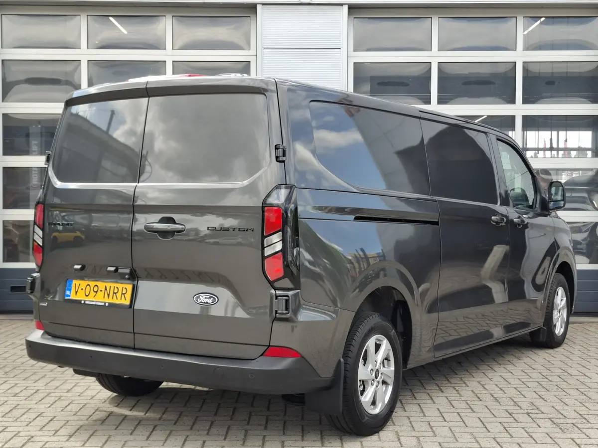 320 2.5 PHEV L2H1 Limited | Incl. BPM | NIEUW!! | Navigatie/Android/Apple Carplay | Cruise Control Adaptief | Voorstoelen/Voorruit Verwarmd | PDC Voor en Achter | Airco Automatisch | LED Kop