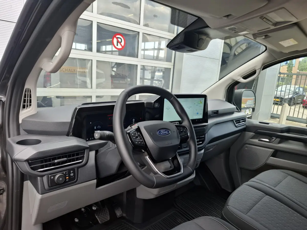 320 2.5 PHEV L2H1 Limited | Incl. BPM | NIEUW!! | Navigatie/Android/Apple Carplay | Cruise Control Adaptief | Voorstoelen/Voorruit Verwarmd | PDC Voor en Achter | Airco Automatisch | LED Kop