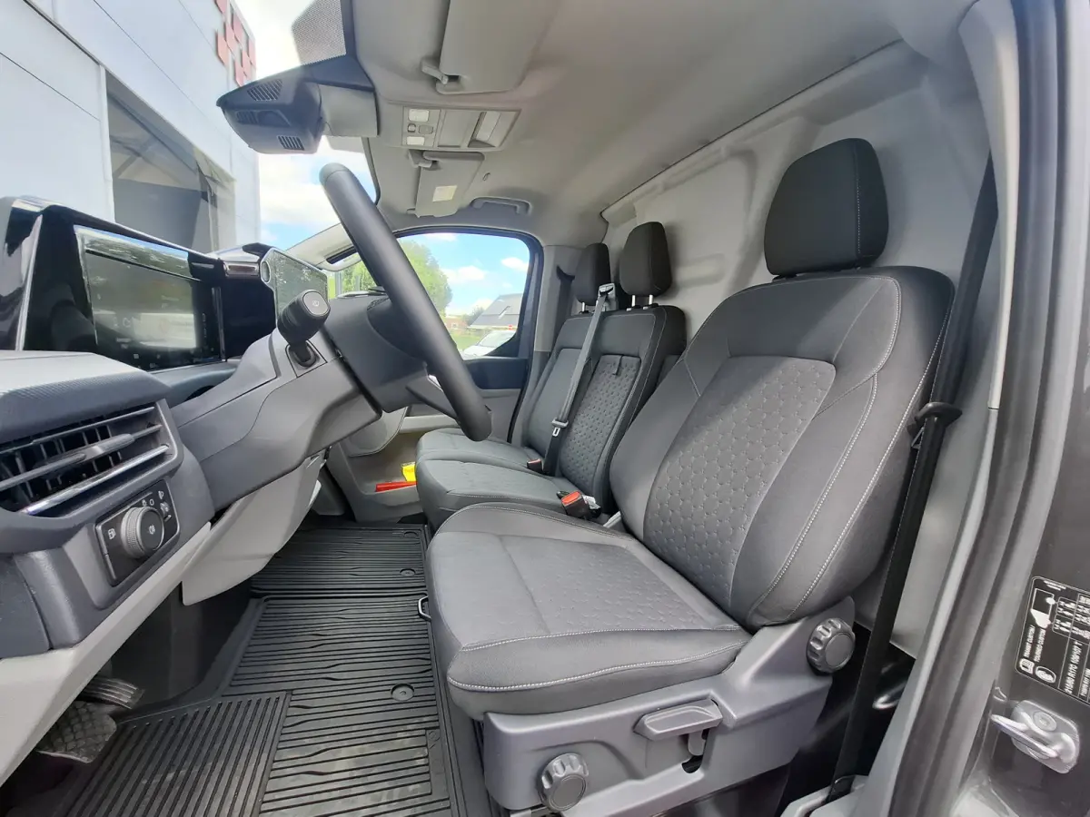320 2.5 PHEV L2H1 Limited | Incl. BPM | NIEUW!! | Navigatie/Android/Apple Carplay | Cruise Control Adaptief | Voorstoelen/Voorruit Verwarmd | PDC Voor en Achter | Airco Automatisch | LED Kop