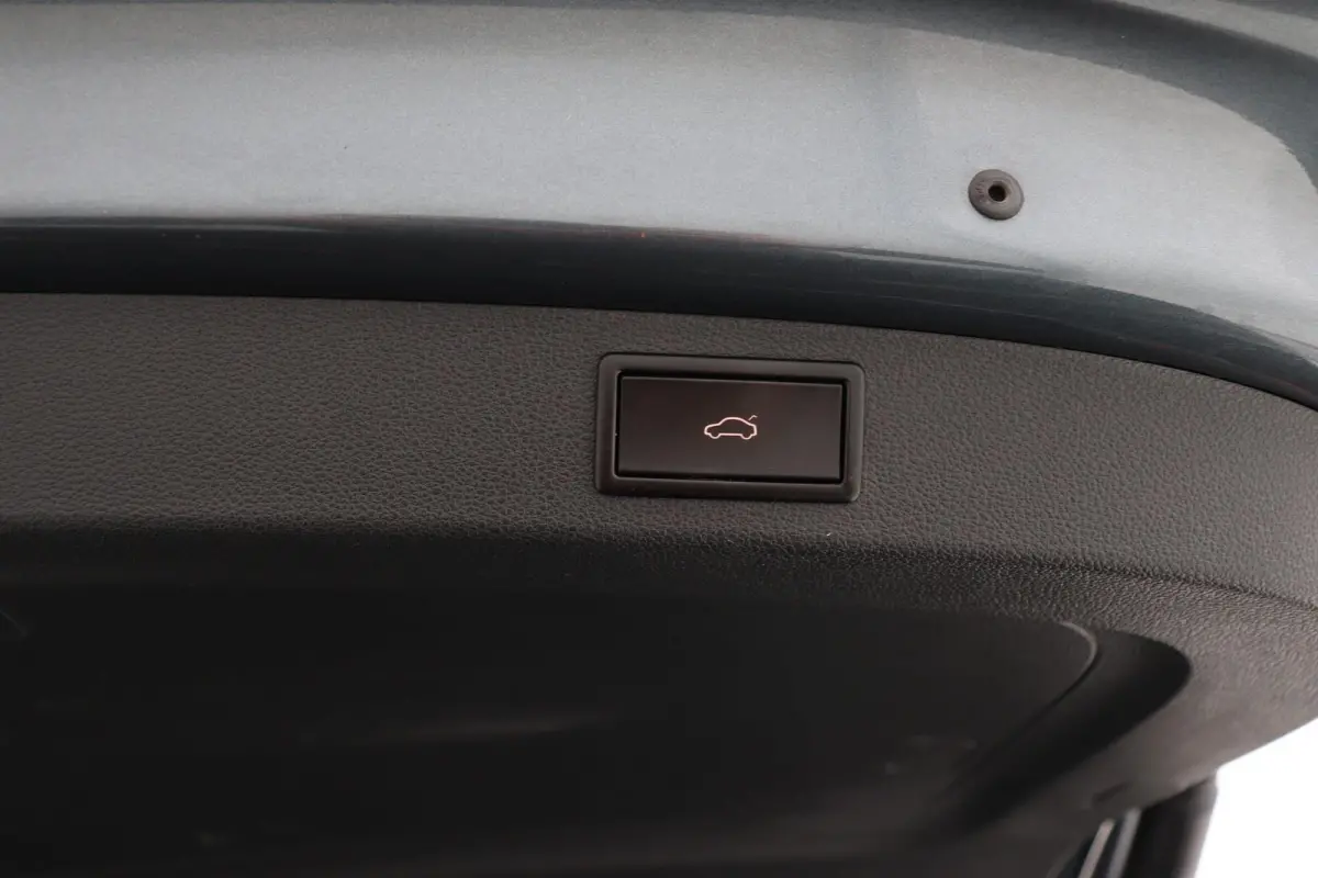 1.5 TSI Business Edition | Trekhaak | CarPlay | Automaat | Canton Geluid | Camera |