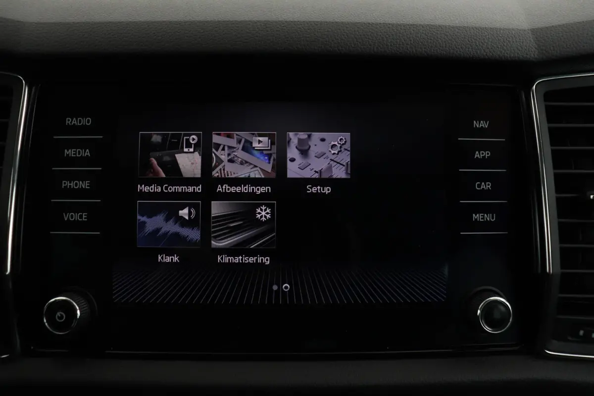 1.5 TSI Business Edition | Trekhaak | CarPlay | Automaat | Canton Geluid | Camera |