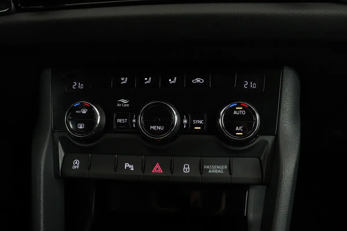 1.5 TSI Business Edition | Trekhaak | CarPlay | Automaat | Canton Geluid | Camera |