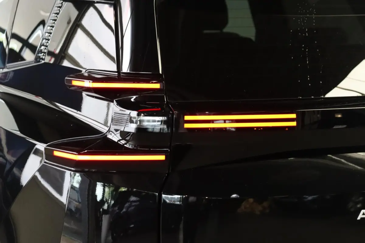 1.2 Hybrid 145 Business Elektrische Achterklep Stuurwielverwarming