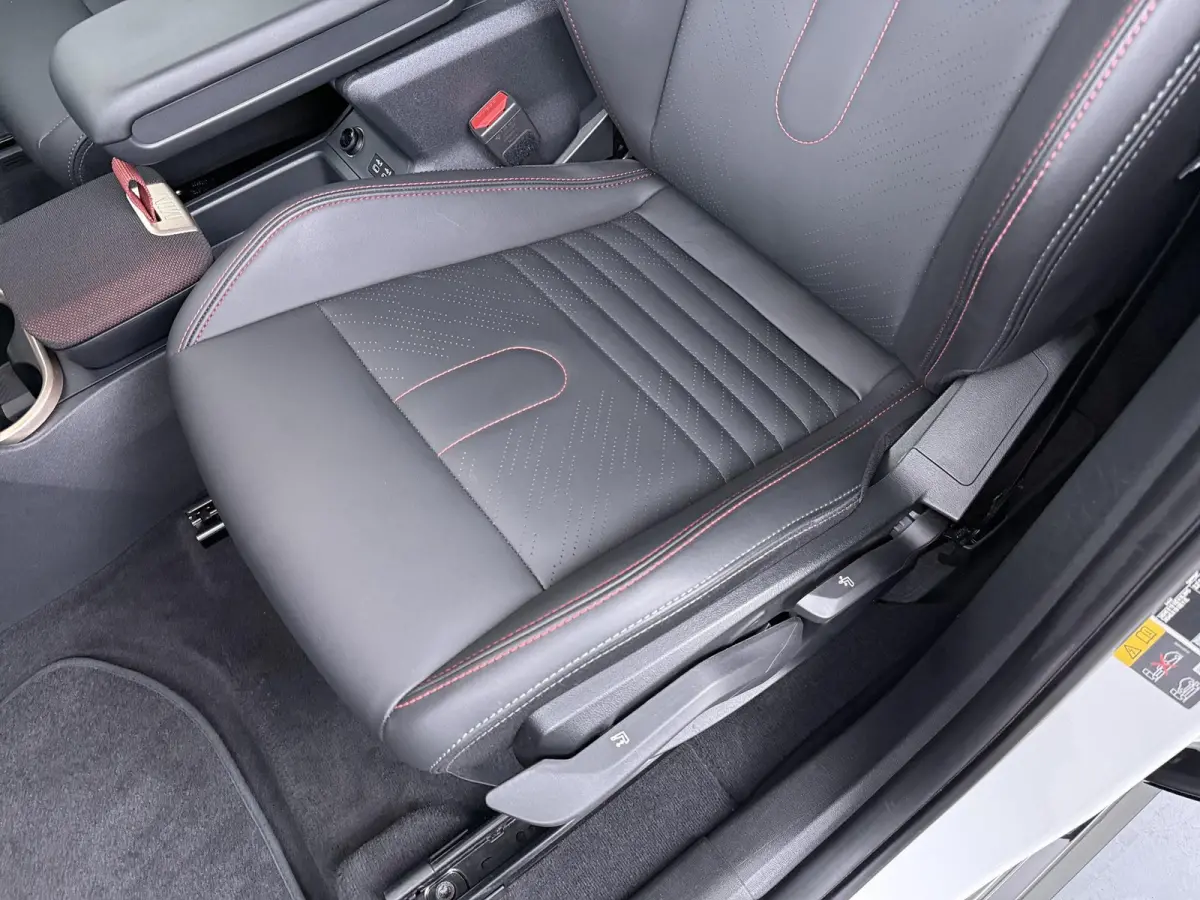 E John Cooper Works | Pakket-L | Stuur- Stoelverwarming | Panoramadak | Harman/Kardon | Head-Up Display |