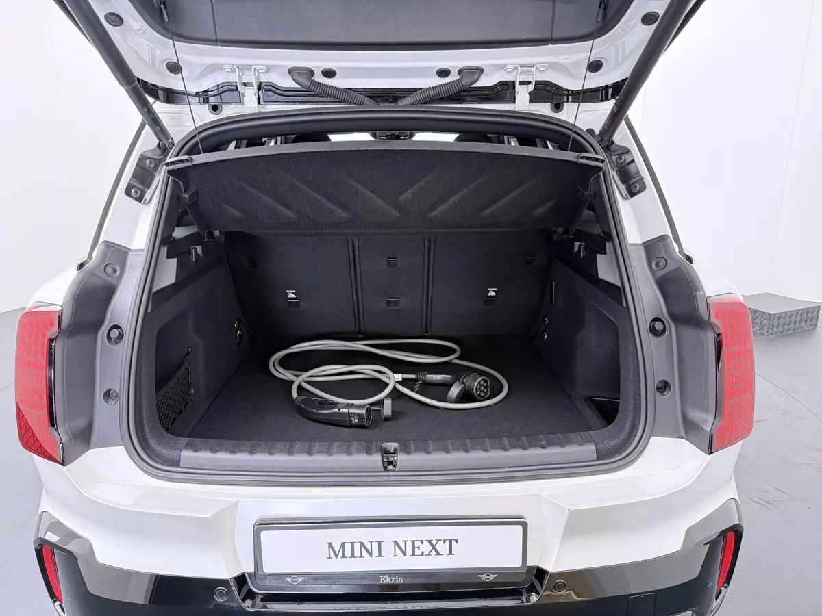 E John Cooper Works | Pakket-L | Stuur- Stoelverwarming | Panoramadak | Harman/Kardon | Head-Up Display |