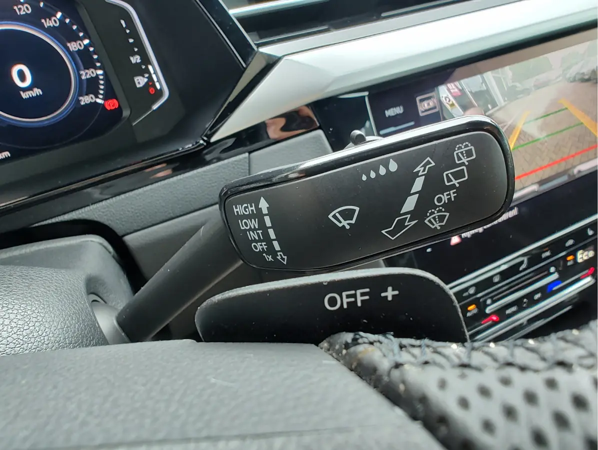 1.4 TSI eHYBRID R-LINE BUSINESS Ergo Seats | Virtual Cockpit | Park Assist