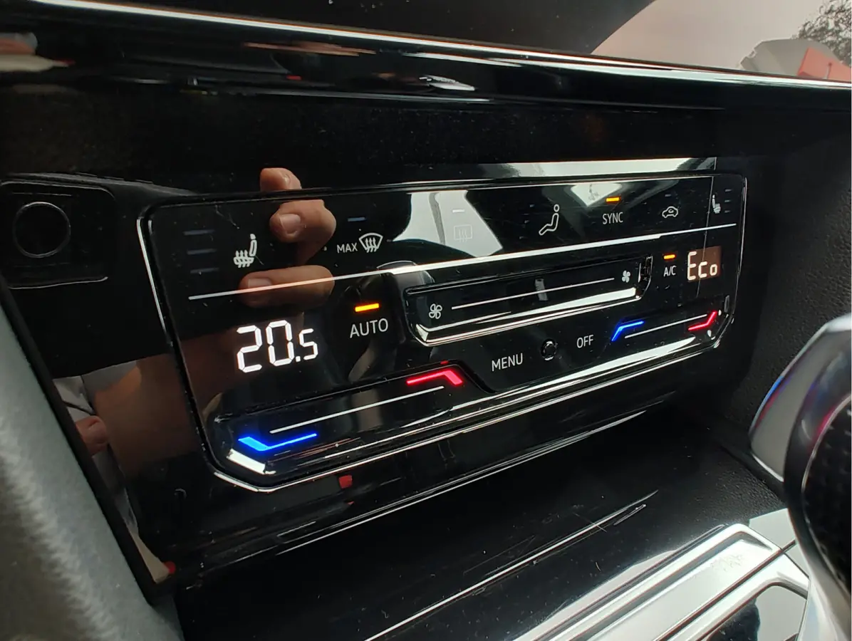 1.4 TSI eHYBRID R-LINE BUSINESS Ergo Seats | Virtual Cockpit | Park Assist