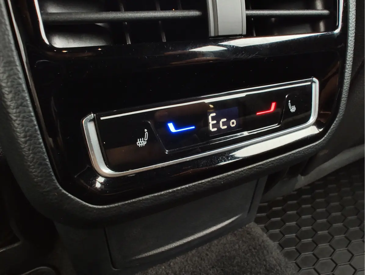 1.4 TSI eHYBRID R-LINE BUSINESS Ergo Seats | Virtual Cockpit | Park Assist