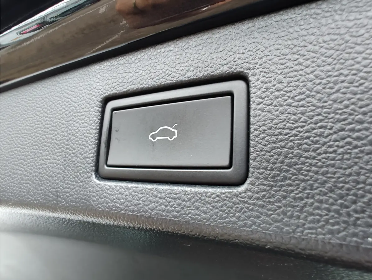 1.4 TSI eHYBRID R-LINE BUSINESS Ergo Seats | Virtual Cockpit | Park Assist