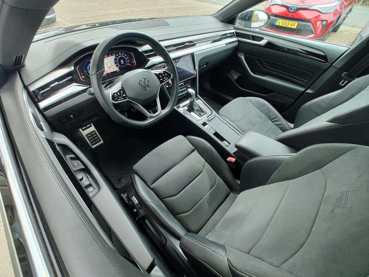 1.4 TSI eHYBRID R-LINE BUSINESS Ergo Seats | Virtual Cockpit | Park Assist