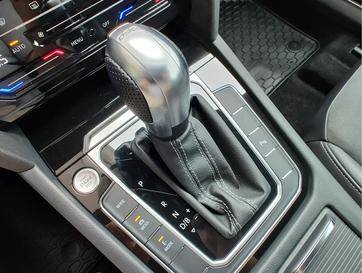 1.4 TSI eHYBRID R-LINE BUSINESS Ergo Seats | Virtual Cockpit | Park Assist