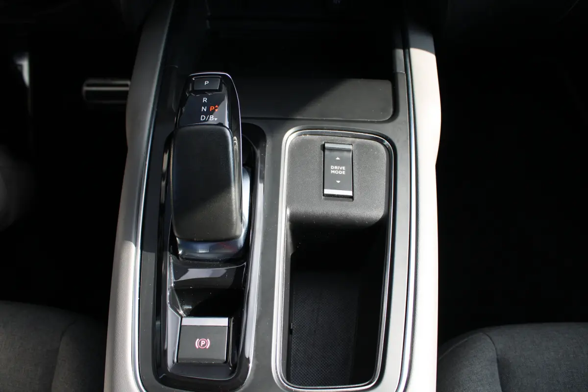 1.6 Plug-in Hybrid 225 Shine | Achterstoelen drie | Achterstoelen verschuifbaar | Achteruitrijcamera