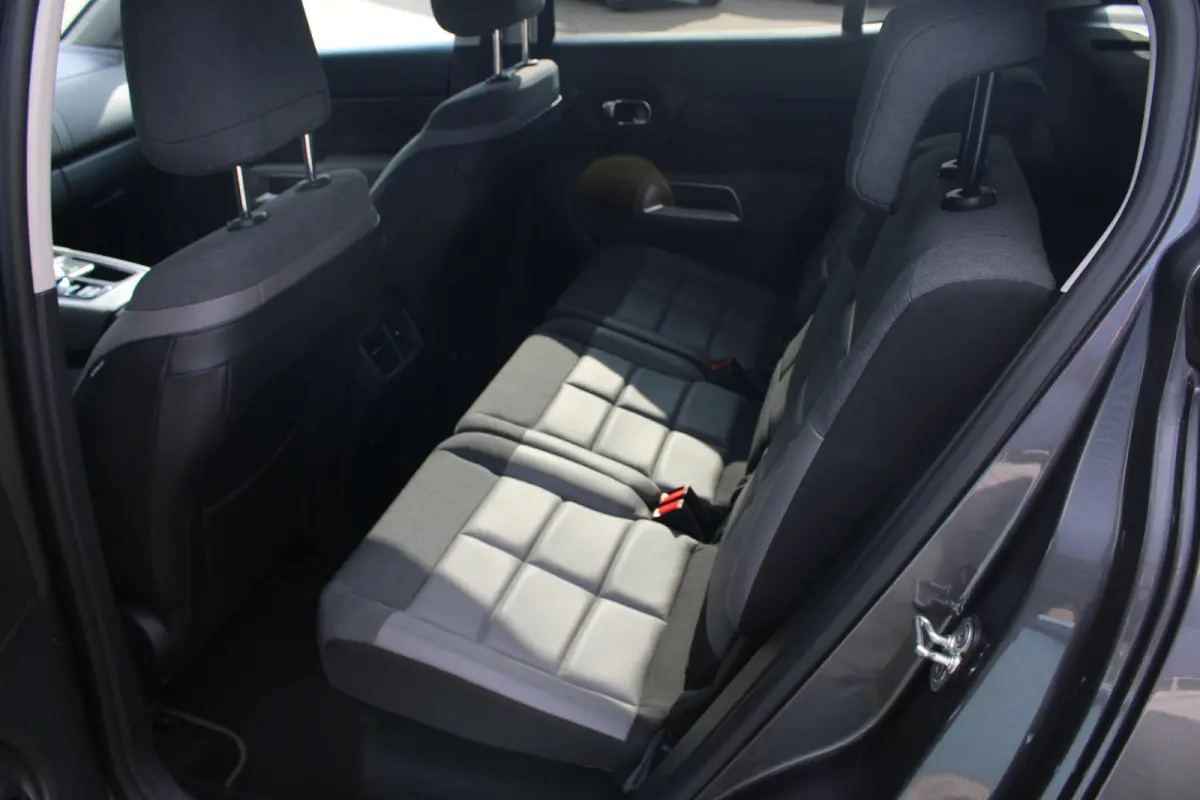 1.6 Plug-in Hybrid 225 Shine | Achterstoelen drie | Achterstoelen verschuifbaar | Achteruitrijcamera