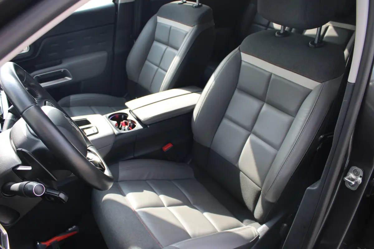 1.6 Plug-in Hybrid 225 Shine | Achterstoelen drie | Achterstoelen verschuifbaar | Achteruitrijcamera