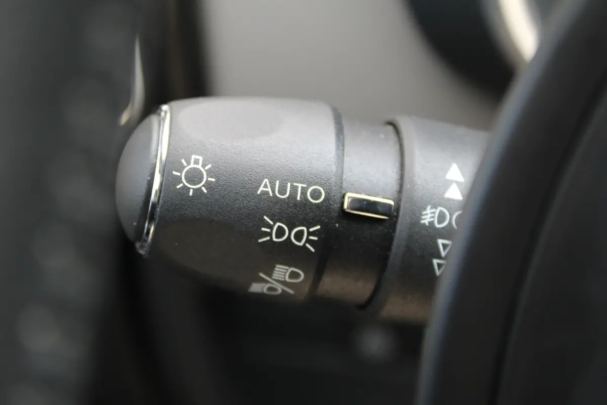 1.6 Plug-in Hybrid 225 Shine | Achterstoelen drie | Achterstoelen verschuifbaar | Achteruitrijcamera