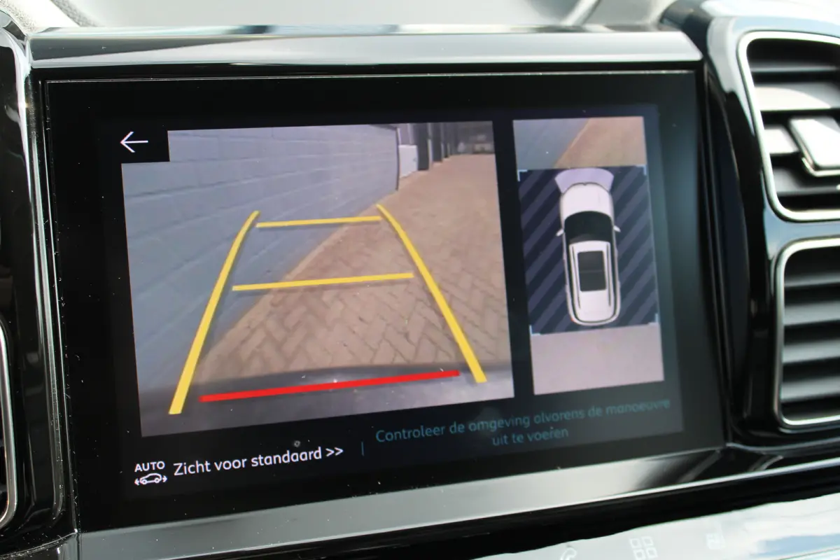 1.6 Plug-in Hybrid 225 Shine | Achterstoelen drie | Achterstoelen verschuifbaar | Achteruitrijcamera