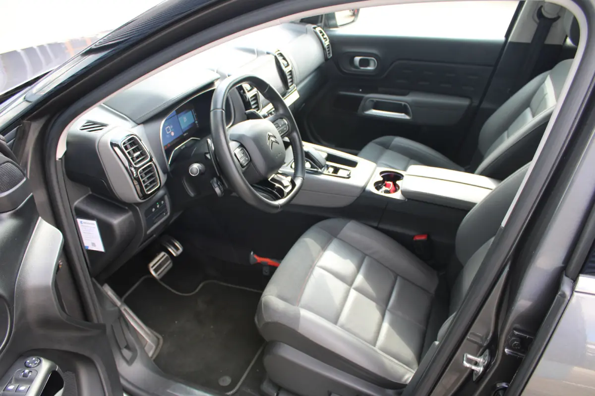 1.6 Plug-in Hybrid 225 Shine | Achterstoelen drie | Achterstoelen verschuifbaar | Achteruitrijcamera
