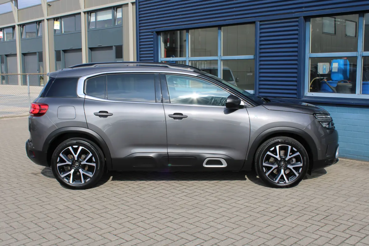 1.6 Plug-in Hybrid 225 Shine | Achterstoelen drie | Achterstoelen verschuifbaar | Achteruitrijcamera
