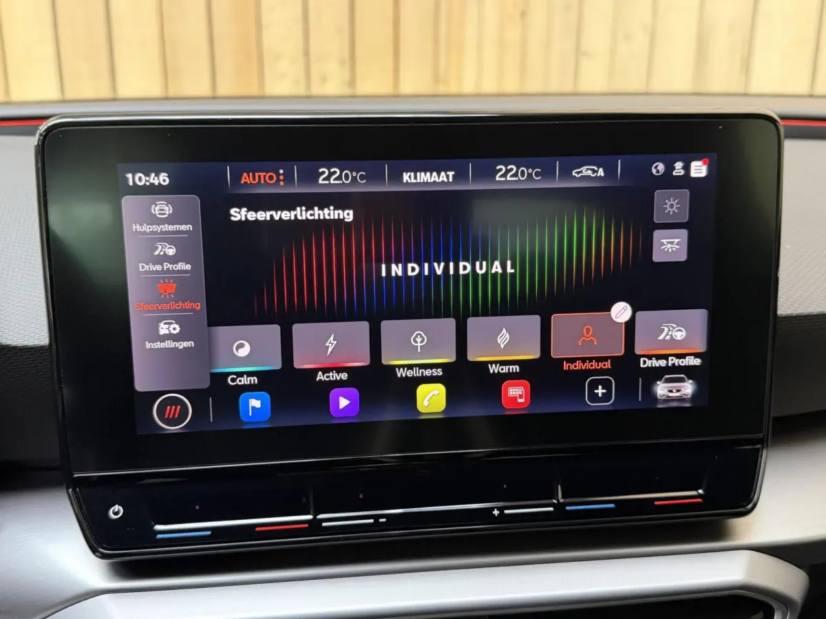 1.0 eTSI FR Business Intense Automaat | Metaalkleur | Apple CarPlay/Android Auto Full-link | LED verlichting | Climate control | Cruise control adaptief | Navigatiesysteem | Achteruitrijcame