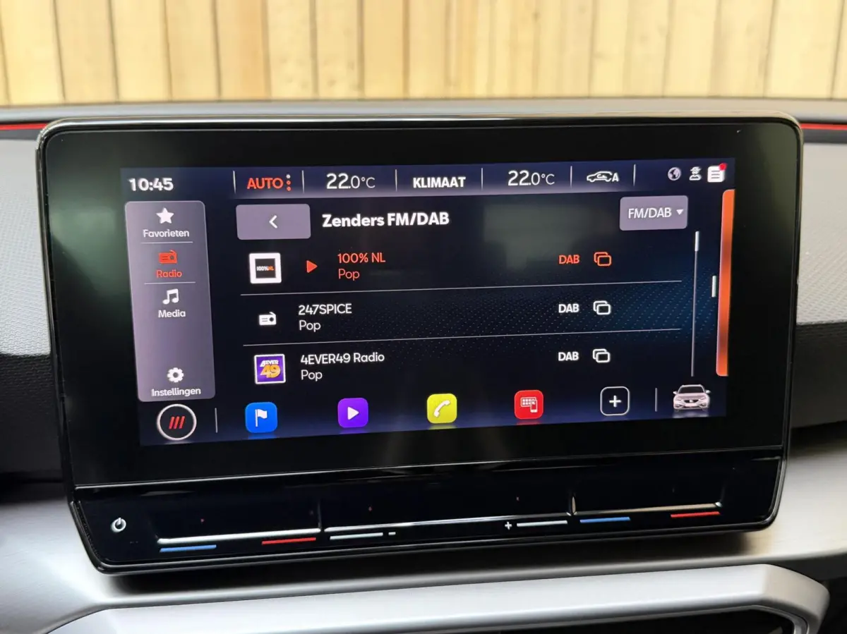1.0 eTSI FR Business Intense Automaat | Metaalkleur | Apple CarPlay/Android Auto Full-link | LED verlichting | Climate control | Cruise control adaptief | Navigatiesysteem | Achteruitrijcame