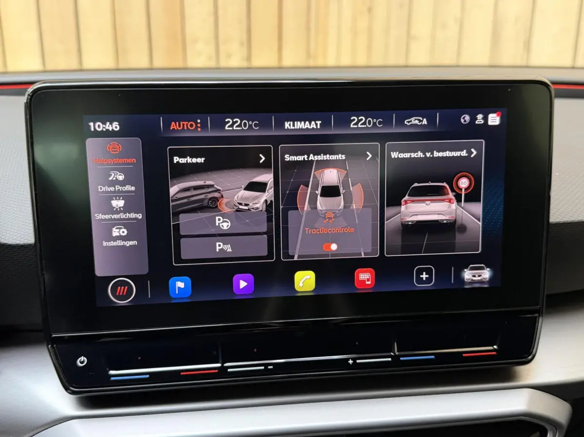 1.0 eTSI FR Business Intense Automaat | Metaalkleur | Apple CarPlay/Android Auto Full-link | LED verlichting | Climate control | Cruise control adaptief | Navigatiesysteem | Achteruitrijcame