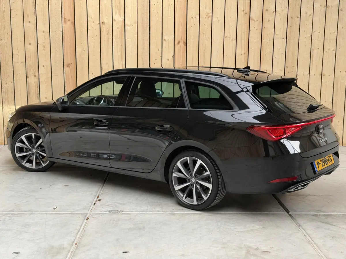 1.0 eTSI FR Business Intense Automaat | Metaalkleur | Apple CarPlay/Android Auto Full-link | LED verlichting | Climate control | Cruise control adaptief | Navigatiesysteem | Achteruitrijcame