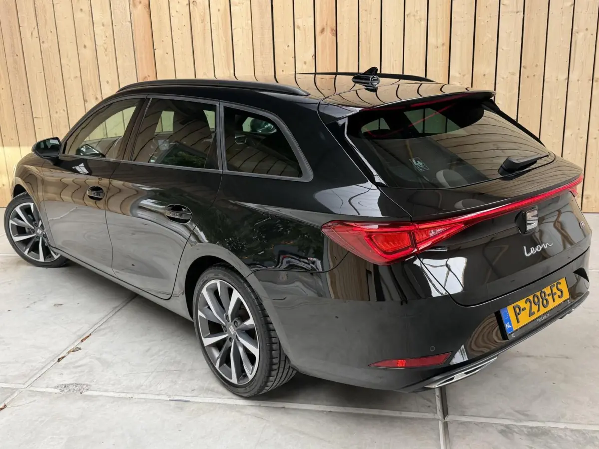 1.0 eTSI FR Business Intense Automaat | Metaalkleur | Apple CarPlay/Android Auto Full-link | LED verlichting | Climate control | Cruise control adaptief | Navigatiesysteem | Achteruitrijcame