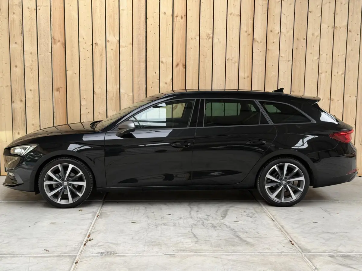 1.0 eTSI FR Business Intense Automaat | Metaalkleur | Apple CarPlay/Android Auto Full-link | LED verlichting | Climate control | Cruise control adaptief | Navigatiesysteem | Achteruitrijcame