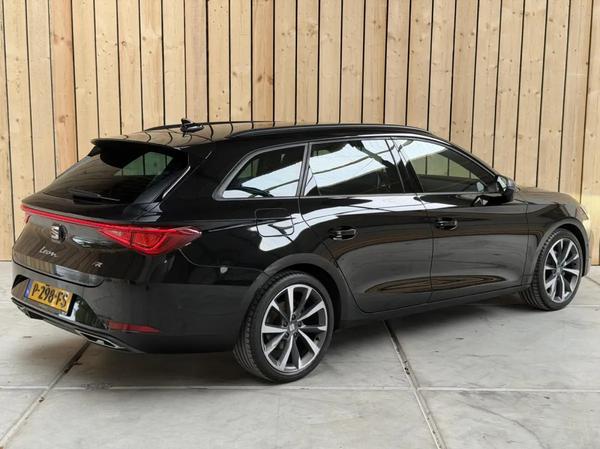 1.0 eTSI FR Business Intense Automaat | Metaalkleur | Apple CarPlay/Android Auto Full-link | LED verlichting | Climate control | Cruise control adaptief | Navigatiesysteem | Achteruitrijcame