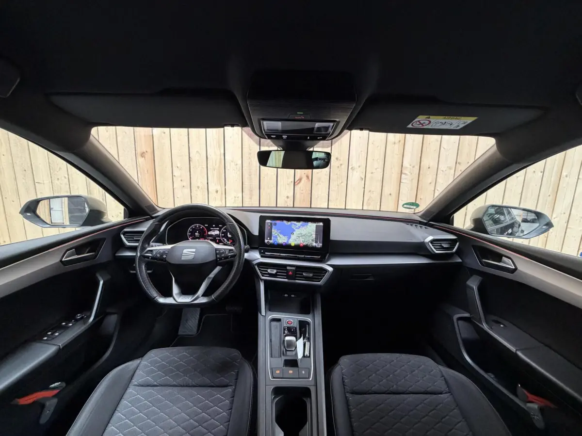 1.0 eTSI FR Business Intense Automaat | Metaalkleur | Apple CarPlay/Android Auto Full-link | LED verlichting | Climate control | Cruise control adaptief | Navigatiesysteem | Achteruitrijcame