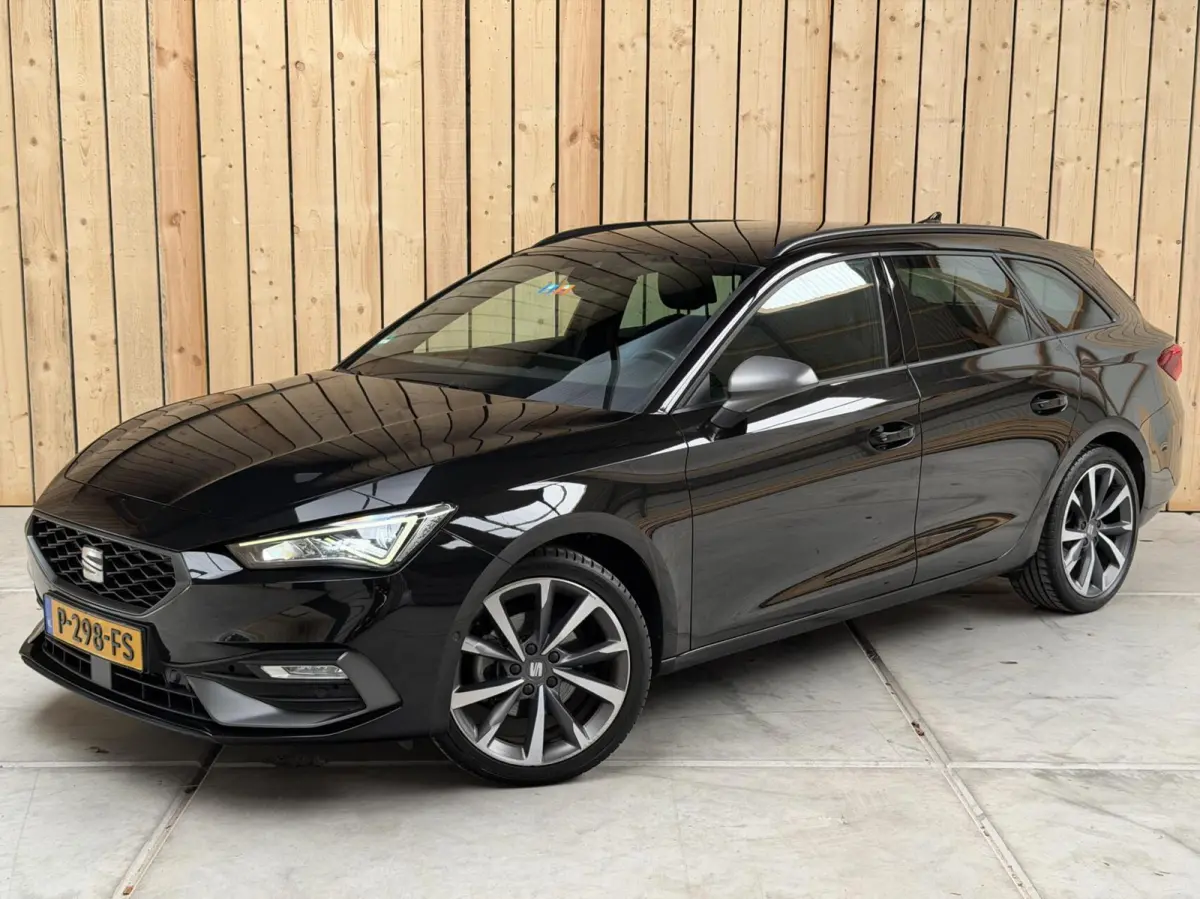 1.0 eTSI FR Business Intense Automaat | Metaalkleur | Apple CarPlay/Android Auto Full-link | LED verlichting | Climate control | Cruise control adaptief | Navigatiesysteem | Achteruitrijcame