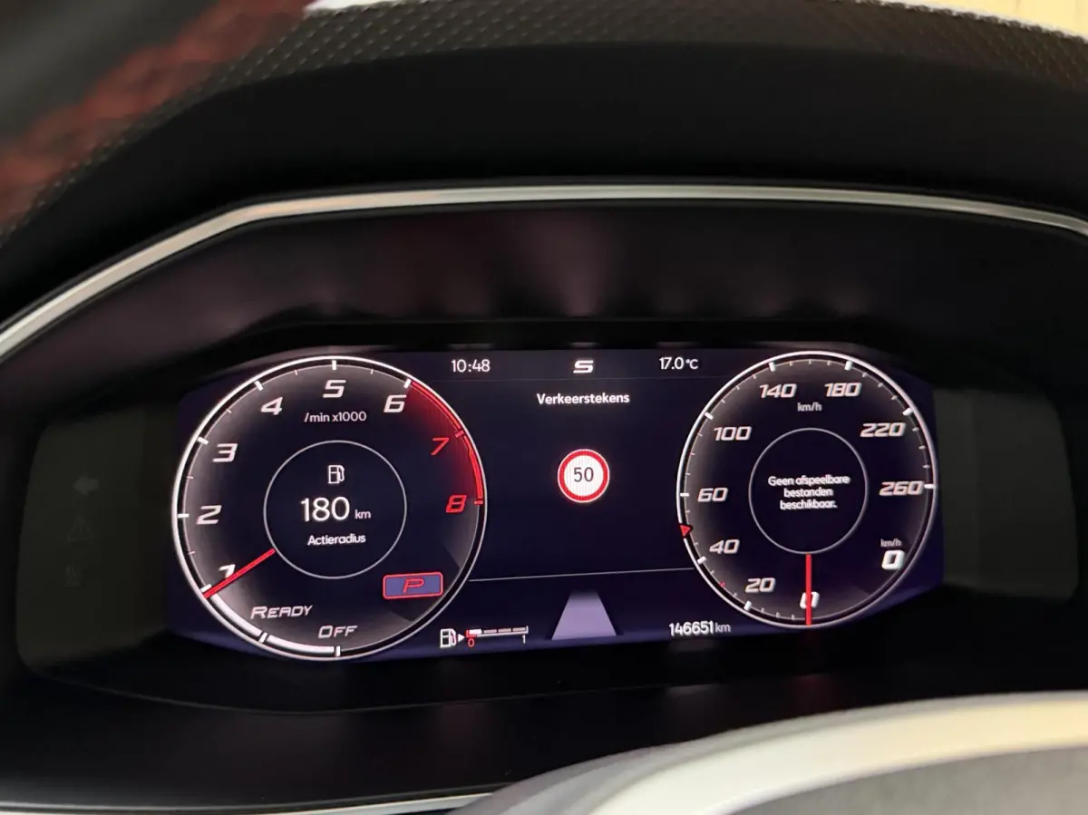 1.0 eTSI FR Business Intense Automaat | Metaalkleur | Apple CarPlay/Android Auto Full-link | LED verlichting | Climate control | Cruise control adaptief | Navigatiesysteem | Achteruitrijcame