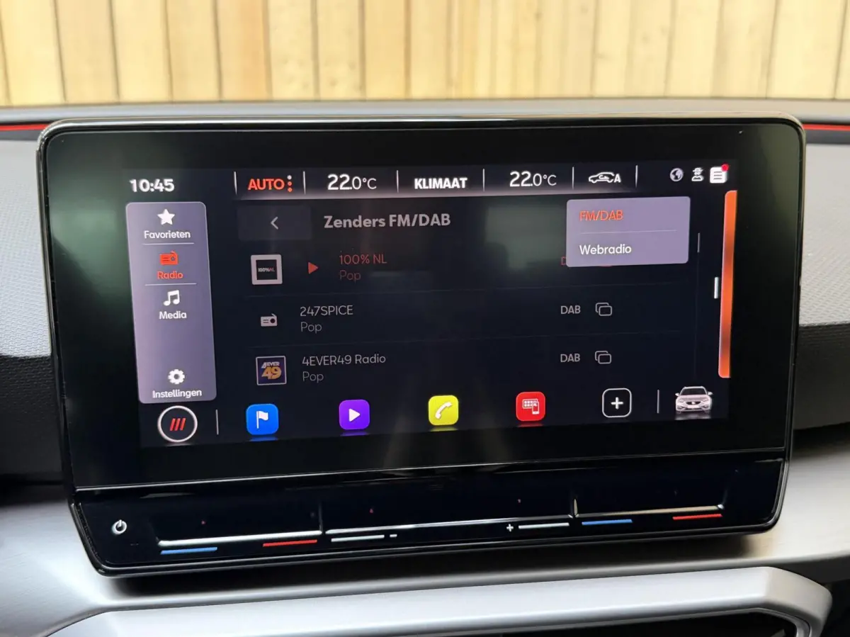 1.0 eTSI FR Business Intense Automaat | Metaalkleur | Apple CarPlay/Android Auto Full-link | LED verlichting | Climate control | Cruise control adaptief | Navigatiesysteem | Achteruitrijcame