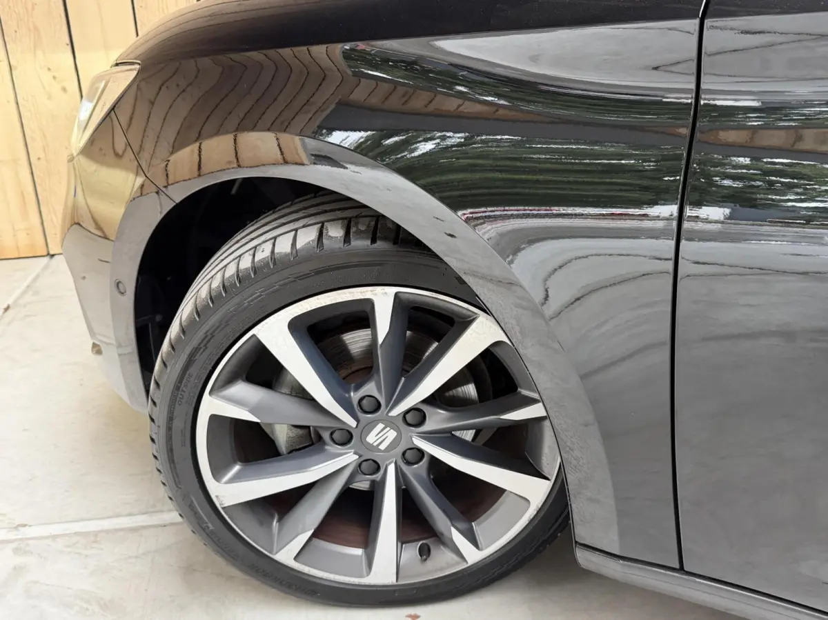 1.0 eTSI FR Business Intense Automaat | Metaalkleur | Apple CarPlay/Android Auto Full-link | LED verlichting | Climate control | Cruise control adaptief | Navigatiesysteem | Achteruitrijcame