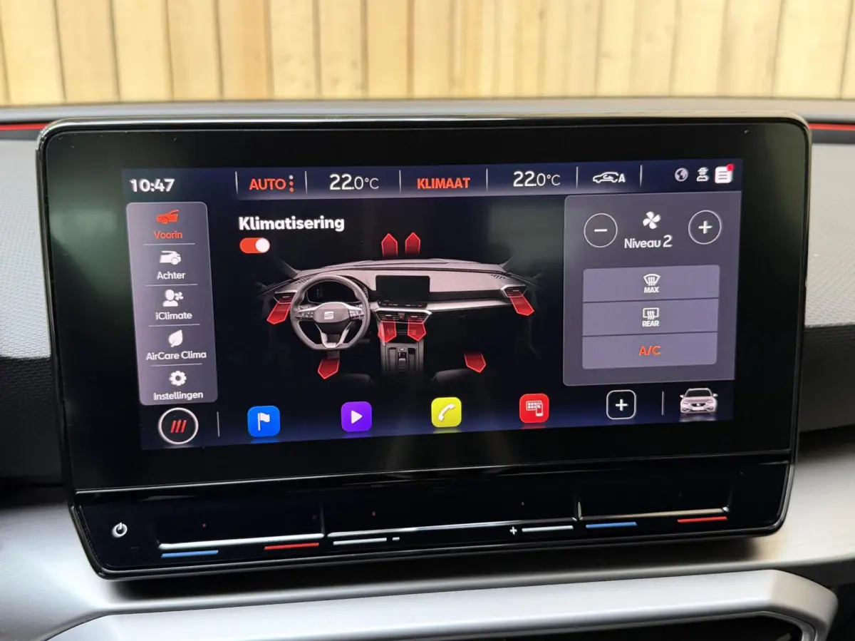 1.0 eTSI FR Business Intense Automaat | Metaalkleur | Apple CarPlay/Android Auto Full-link | LED verlichting | Climate control | Cruise control adaptief | Navigatiesysteem | Achteruitrijcame