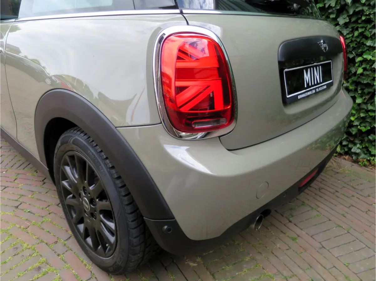 1.5 Chili F56 LCI LED, Navi, Apple CarPlay, DAB en 16"