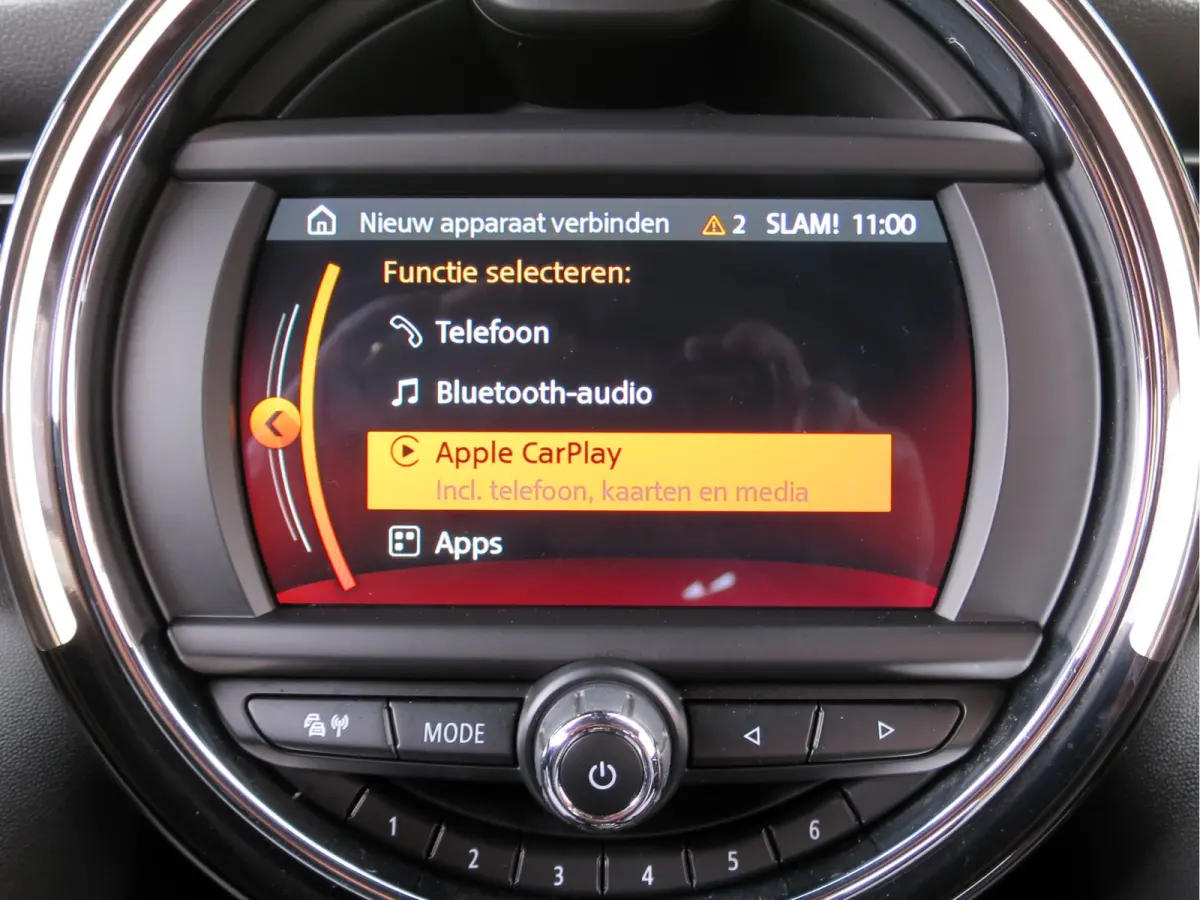 1.5 Chili F56 LCI LED, Navi, Apple CarPlay, DAB en 16"