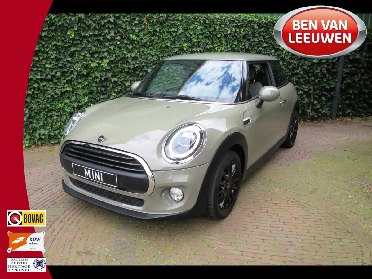 1.5 Chili F56 LCI LED, Navi, Apple CarPlay, DAB en 16"
