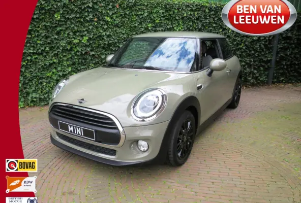 1.5 Chili F56 LCI LED, Navi, Apple CarPlay, DAB en 16"