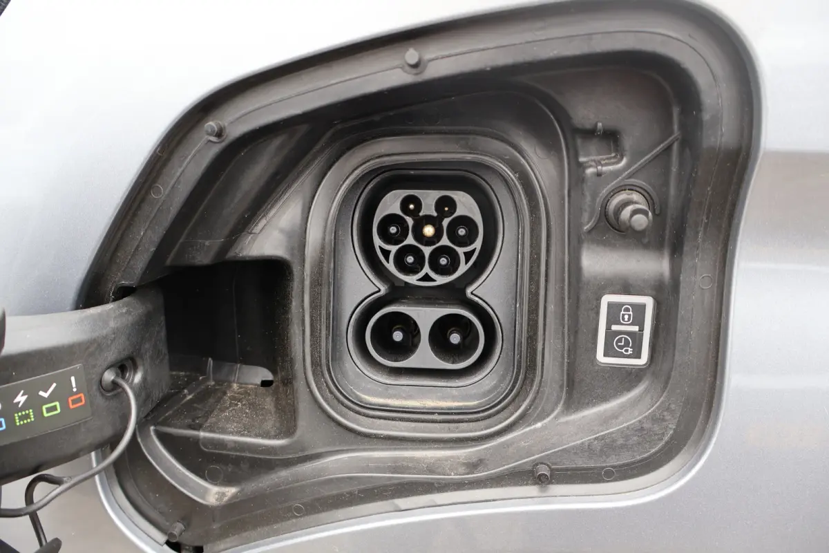 L3 75 kWh Airco Navigatie