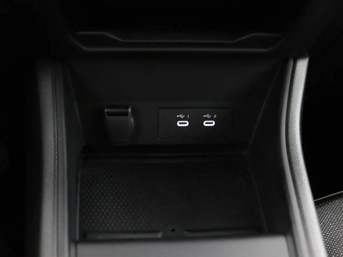 techno full hybrid E-Tech 160 | Google Navigatie | Parkeercamera | Climate Control |