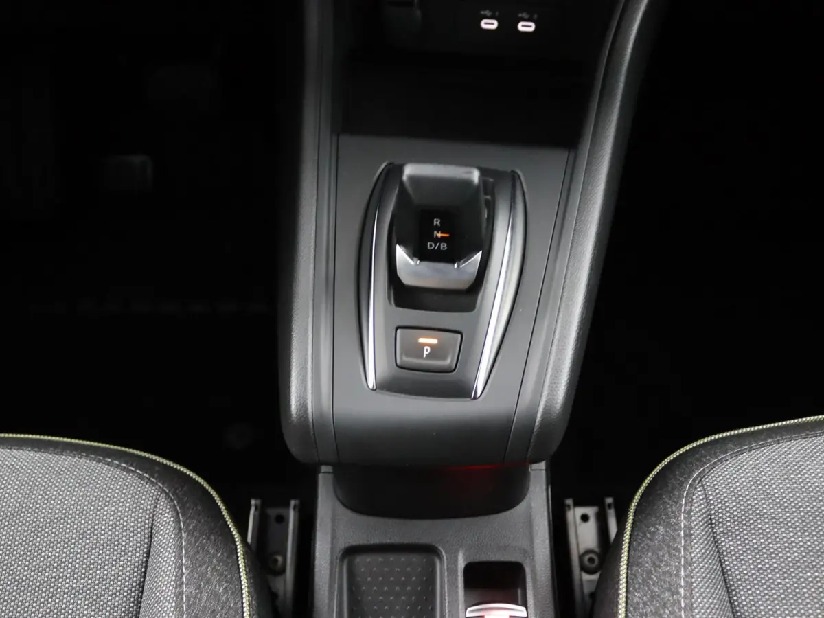 techno full hybrid E-Tech 160 | Google Navigatie | Parkeercamera | Climate Control |