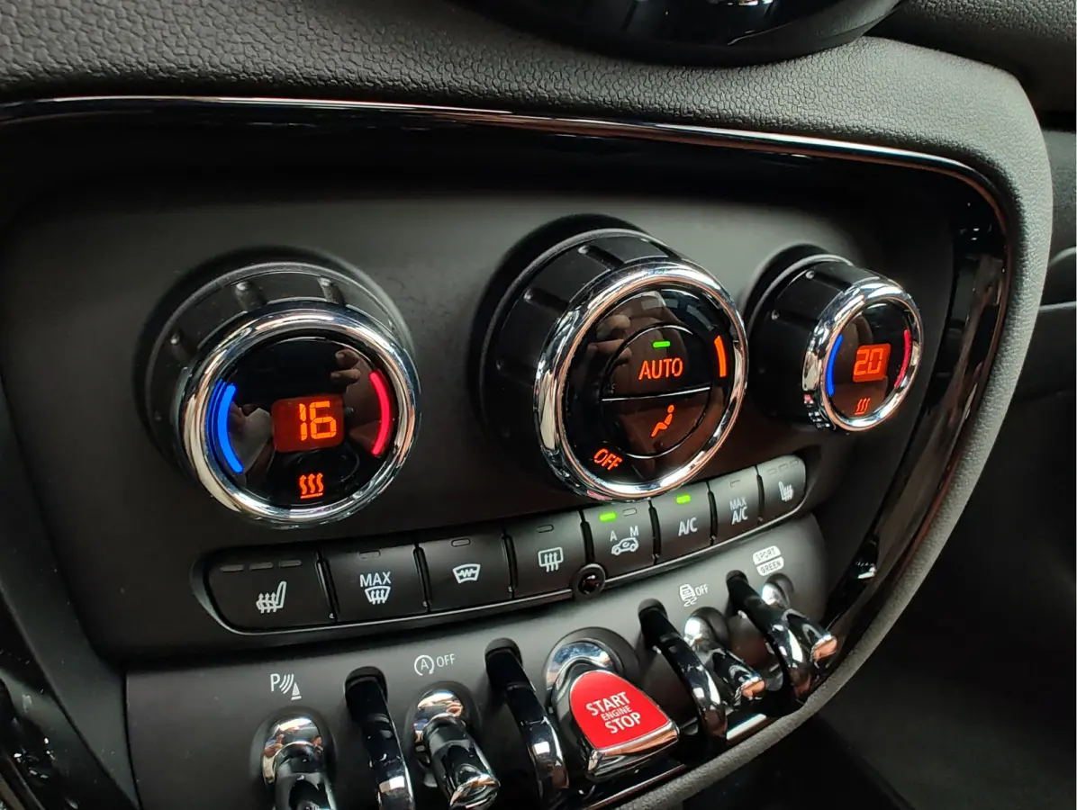 1.5 COOPER CLASSIC AUTOMAAT Bruin leder | Keyless | Open dak | Stoelverwarming