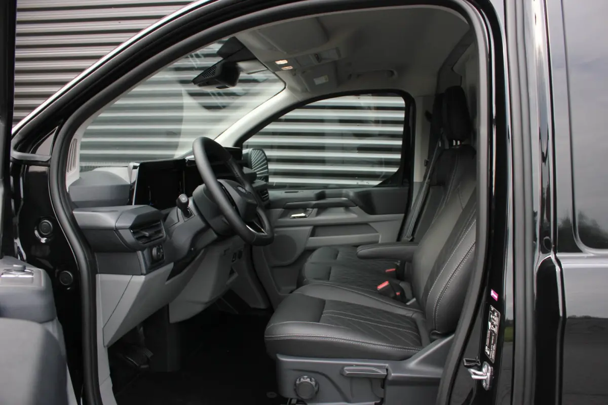 320 2.0 TDCI L2H1 Limited 170PK JB-EDITION / DRIVER ASSISTANCE PACK / 3- ZITS / MY2024 / CAMERA / ADAP.CRUISE