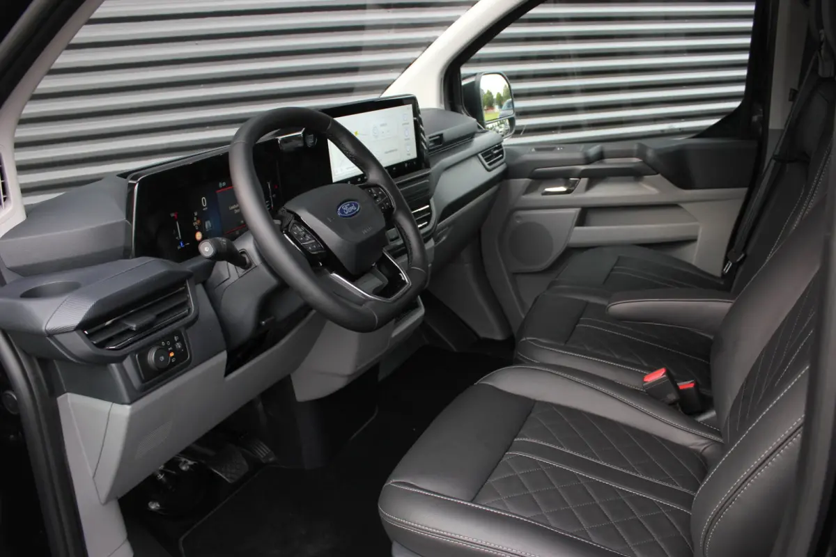 320 2.0 TDCI L2H1 Limited 170PK JB-EDITION / DRIVER ASSISTANCE PACK / 3- ZITS / MY2024 / CAMERA / ADAP.CRUISE