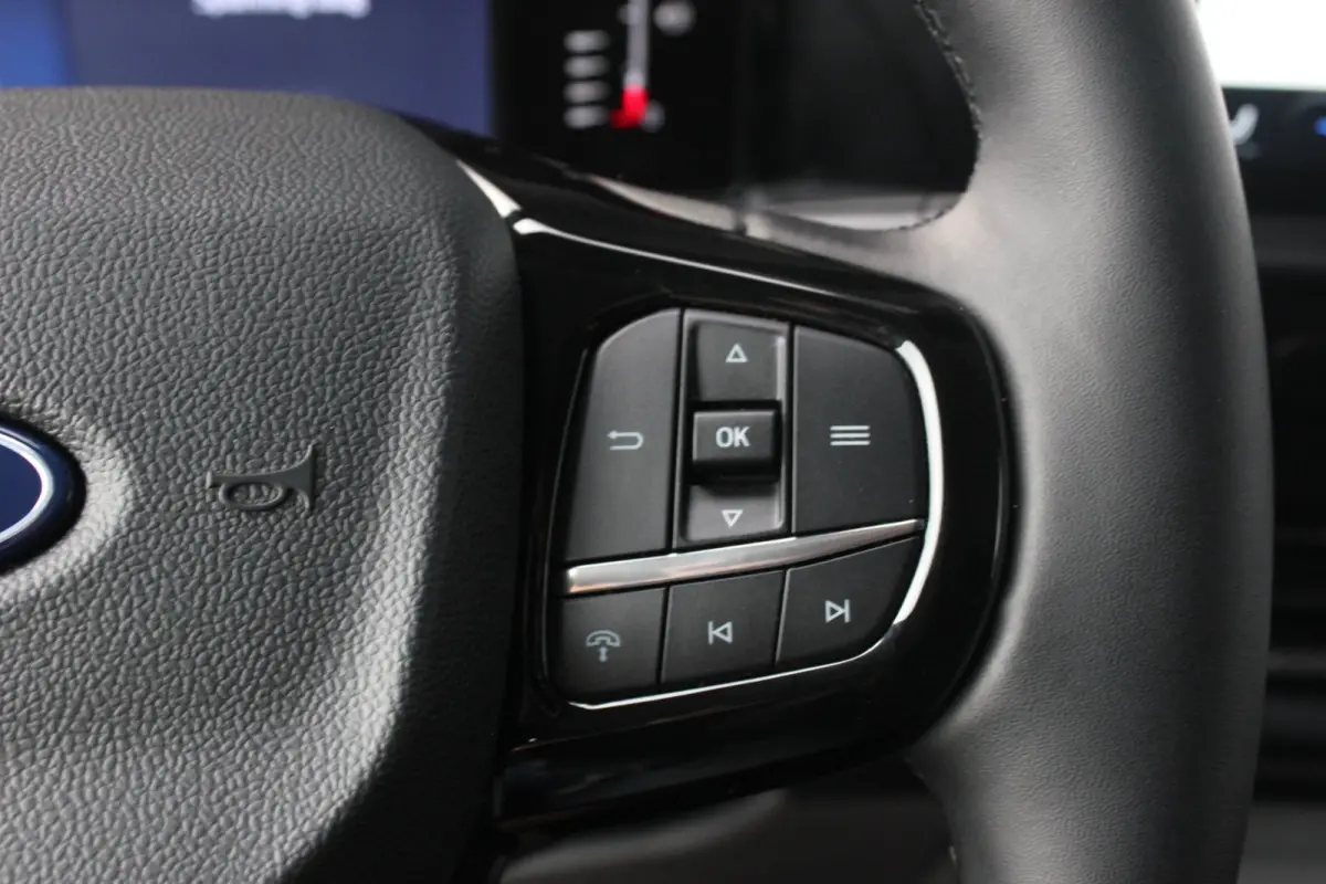 320 2.0 TDCI L2H1 Limited 170PK JB-EDITION / DRIVER ASSISTANCE PACK / 3- ZITS / MY2024 / CAMERA / ADAP.CRUISE