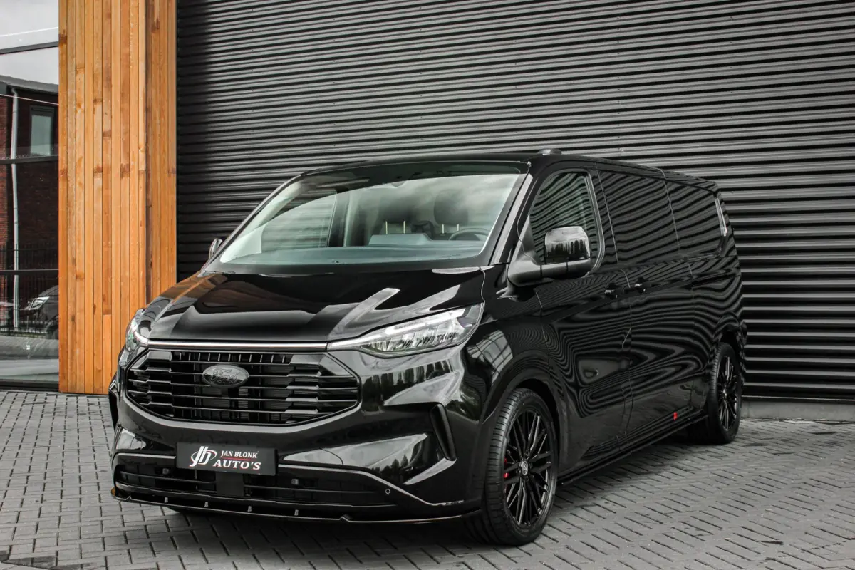 320 2.0 TDCI L2H1 Limited 170PK JB-EDITION / DRIVER ASSISTANCE PACK / 3- ZITS / MY2024 / CAMERA / ADAP.CRUISE