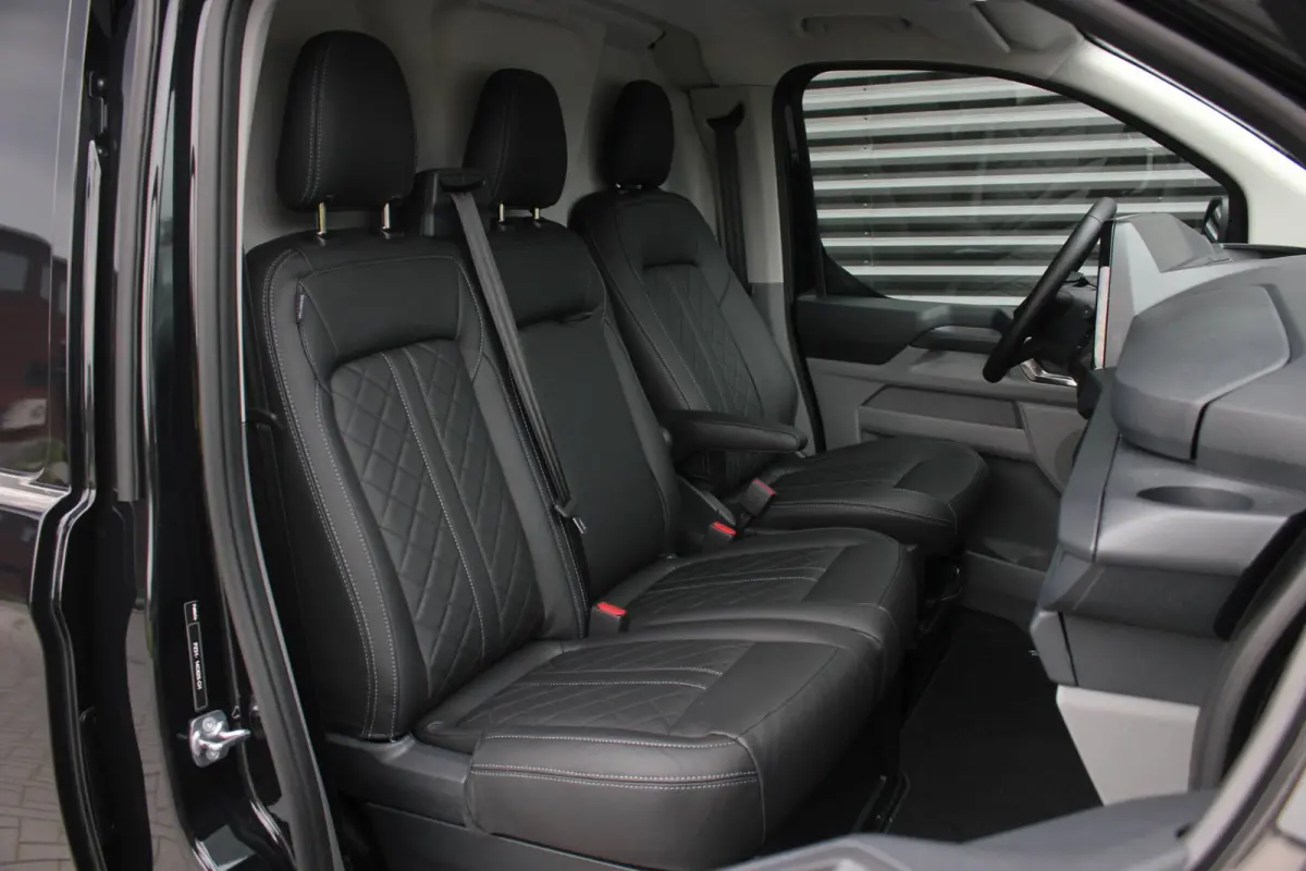 320 2.0 TDCI L2H1 Limited 170PK JB-EDITION / DRIVER ASSISTANCE PACK / 3- ZITS / MY2024 / CAMERA / ADAP.CRUISE
