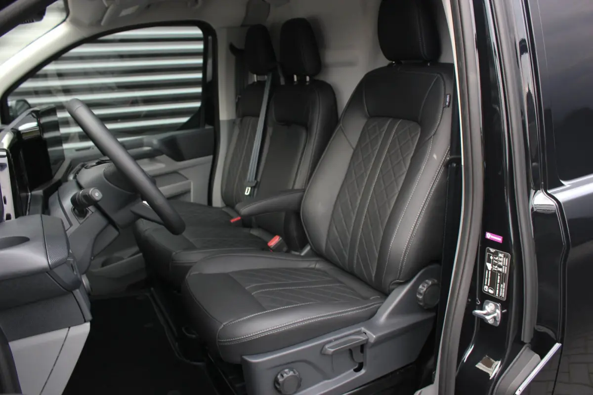 320 2.0 TDCI L2H1 Limited 170PK JB-EDITION / DRIVER ASSISTANCE PACK / 3- ZITS / MY2024 / CAMERA / ADAP.CRUISE