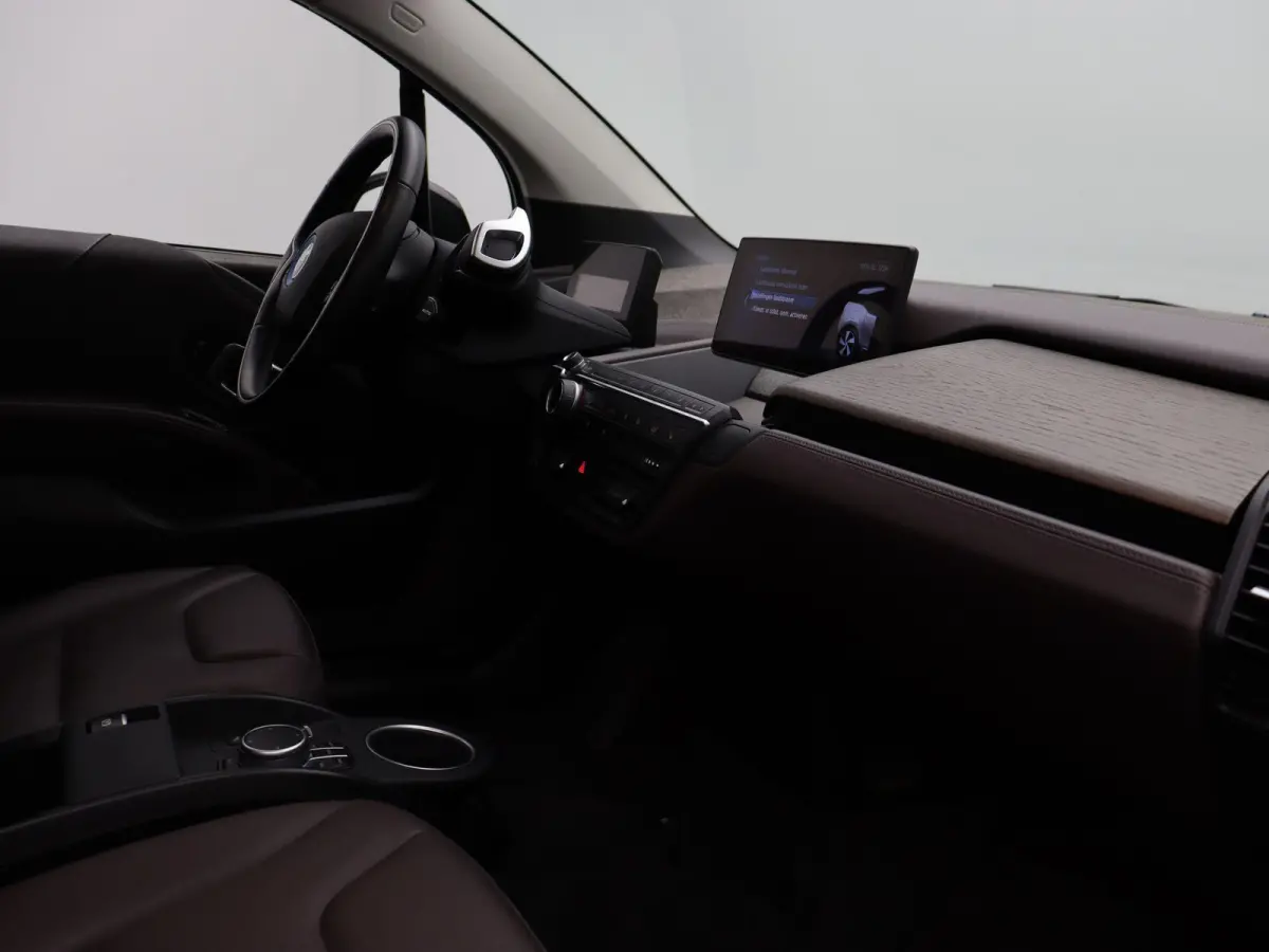 120 Ah Sportpakket | Achteruitrijcamera | Schuif-/ Kanteldak | Navigatie Prof | Apple Carplay |20''